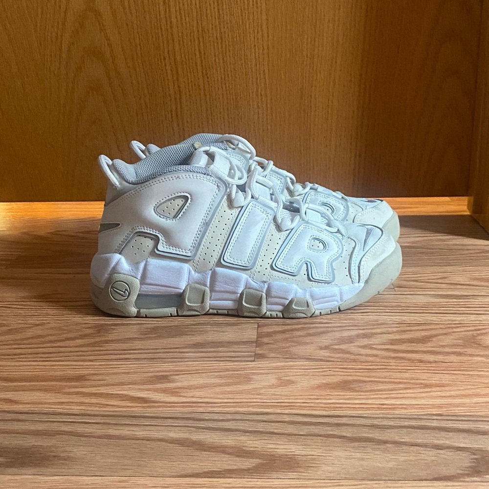 Women’s 8.5 men’s 7 Nike Uptempo